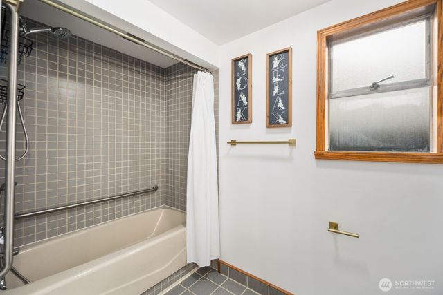 2321 NE 128th Street, Seattle, WA 98125