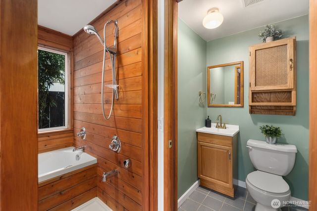 2321 NE 128th Street, Seattle, WA 98125