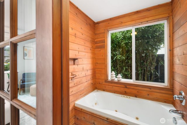 2321 NE 128th Street, Seattle, WA 98125