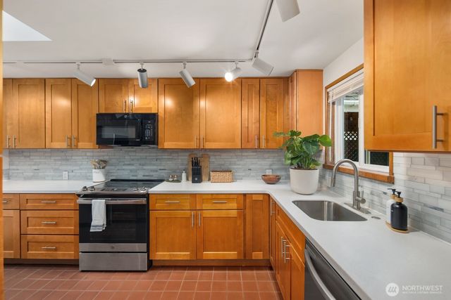 2321 NE 128th Street, Seattle, WA 98125