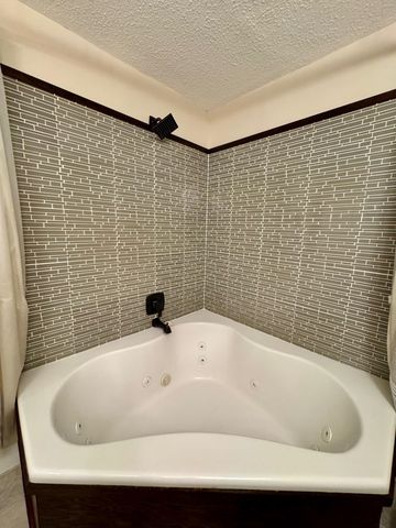 11418 W 16th St N, Wichita, KS 67212