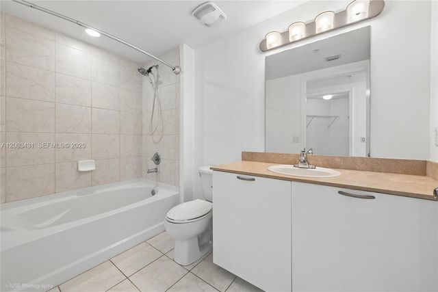 3180 SW 22nd Ter 601, Miami, FL 33145