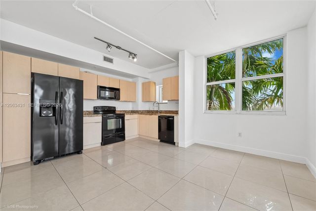 3180 SW 22nd Ter 601, Miami, FL 33145