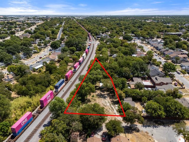 15 Wilkes Avenue, Dallas, TX 75227