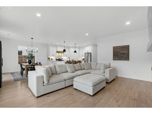 826 Se 37TH St, Battle Ground, WA 98604