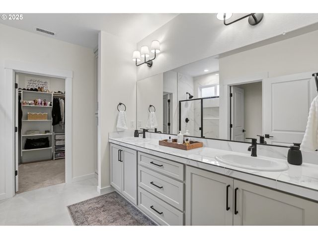 826 Se 37TH St, Battle Ground, WA 98604