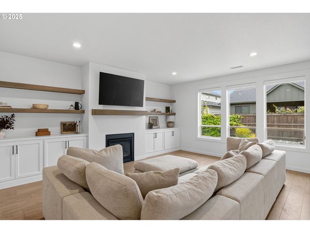 826 Se 37TH St, Battle Ground, WA 98604