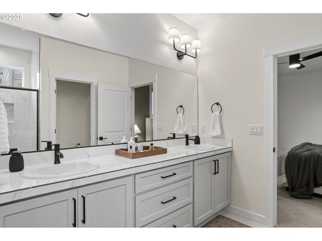 826 Se 37TH St, Battle Ground, WA 98604