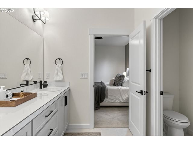 826 Se 37TH St, Battle Ground, WA 98604