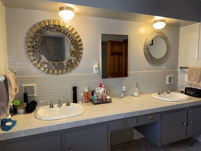 100 Lawrence Street, Gardner, MA 01440