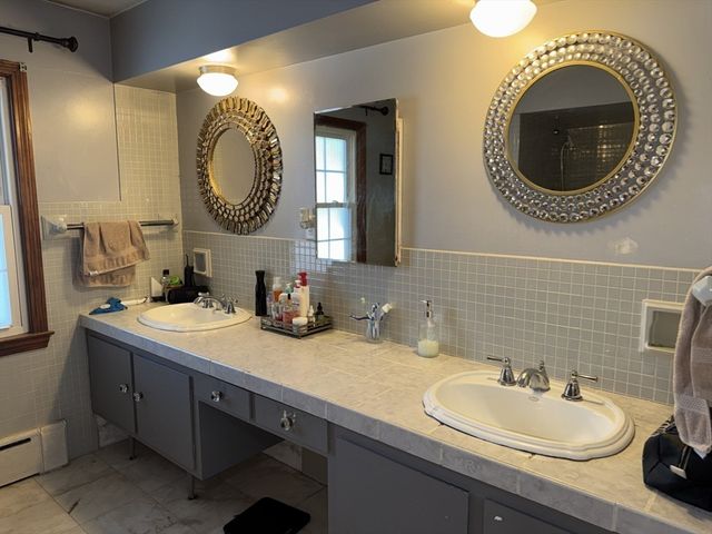 100 Lawrence Street, Gardner, MA 01440