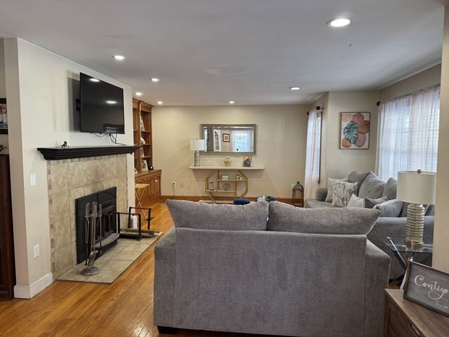 100 Lawrence Street, Gardner, MA 01440