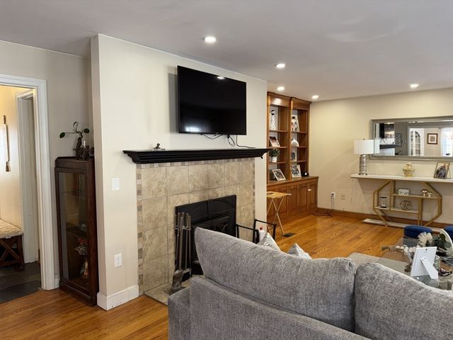 100 Lawrence Street, Gardner, MA 01440