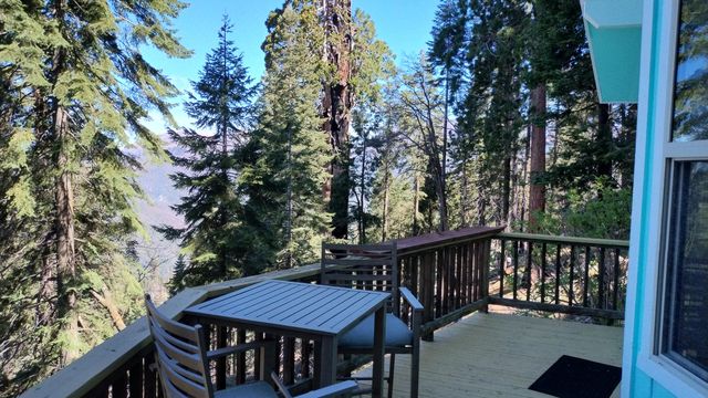 54622 Manzanita Drive, Sequoia Crest, CA 93265