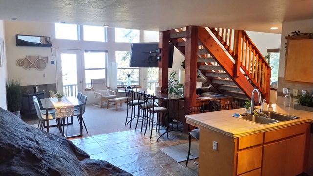 54622 Manzanita Drive, Sequoia Crest, CA 93265