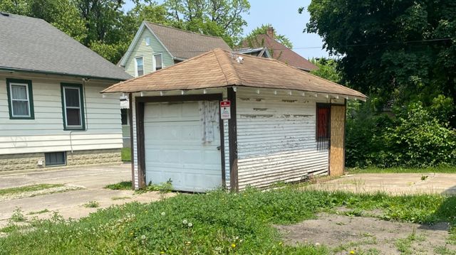 945 E Hickory Street, Kankakee, IL 60901