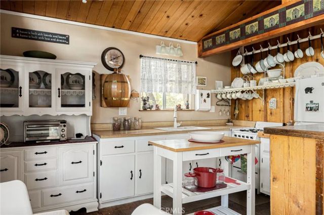 2151 Tank Road, Arrowbear, CA 92308