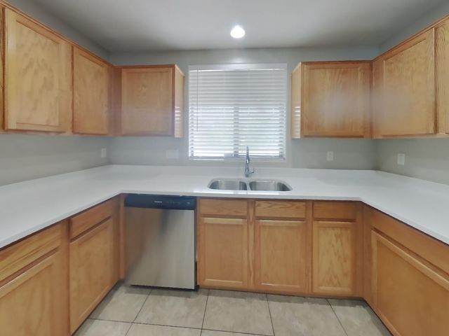 3728 W Fremont Road, Phoenix, AZ 85041