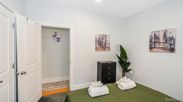 524 E Kirby Street, Wayne, MI 48220