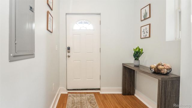 524 E Kirby Street, Wayne, MI 48220