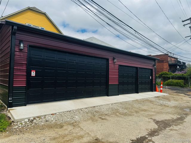 524 E Kirby Street, Wayne, MI 48220