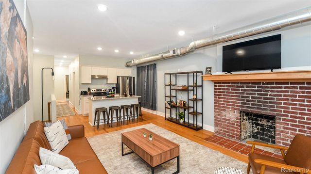 524 E Kirby Street, Wayne, MI 48220