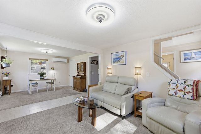 12 Knollwood Rd, Southwick, MA 01077