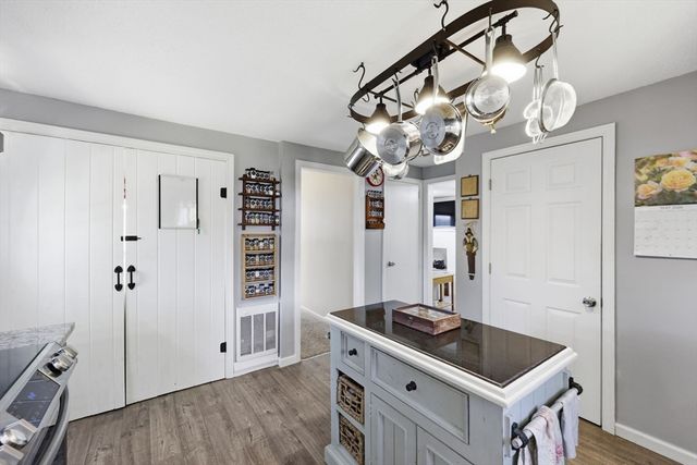 12 Knollwood Rd, Southwick, MA 01077