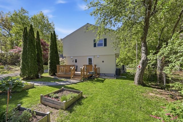 12 Knollwood Rd, Southwick, MA 01077