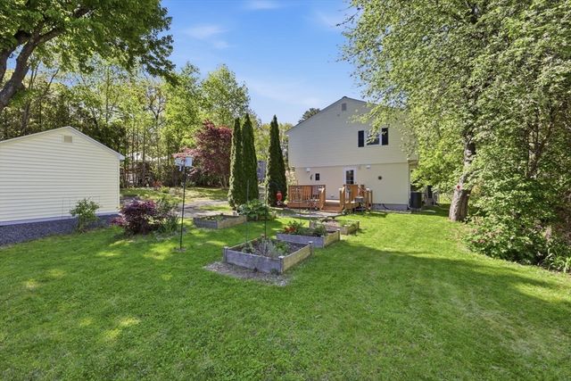 12 Knollwood Rd, Southwick, MA 01077