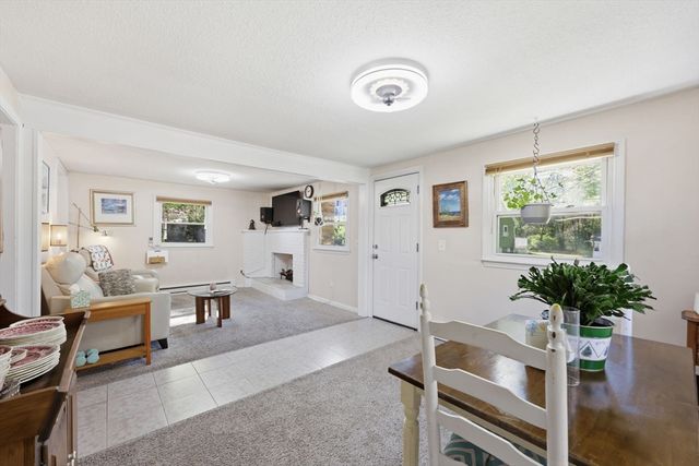 12 Knollwood Rd, Southwick, MA 01077