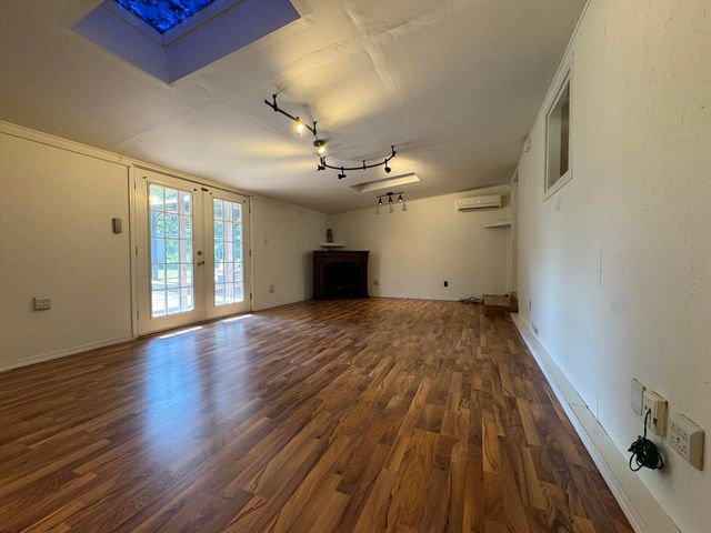 2754 N Pierce Avenue, Springfield, MO 65803