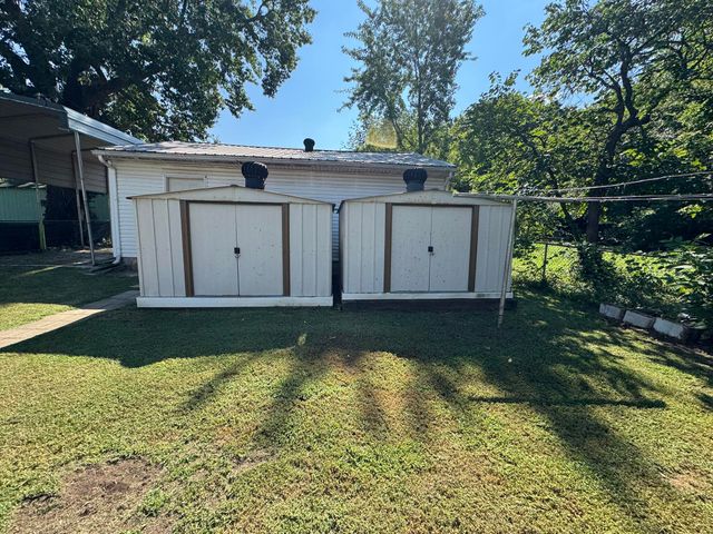 2754 N Pierce Avenue, Springfield, MO 65803