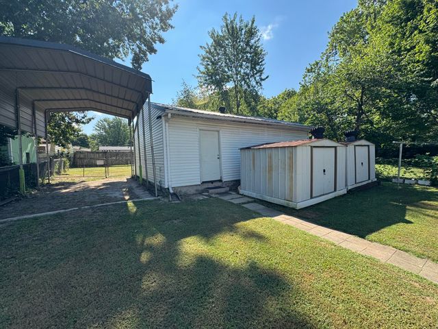 2754 N Pierce Avenue, Springfield, MO 65803