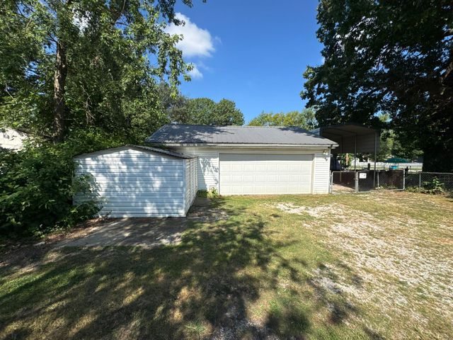 2754 N Pierce Avenue, Springfield, MO 65803