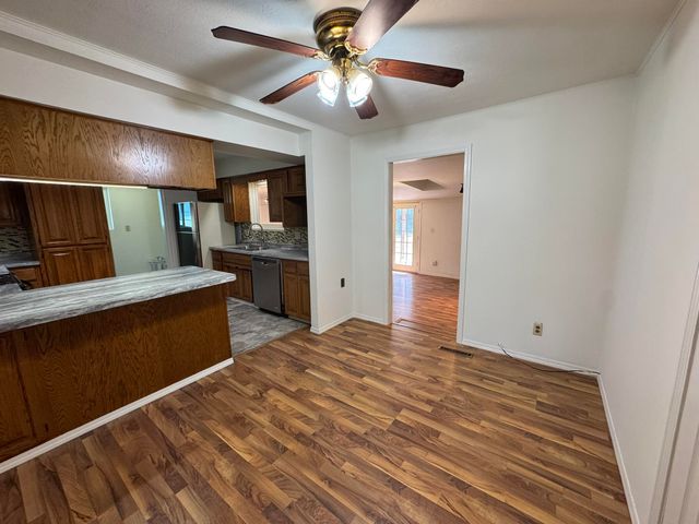 2754 N Pierce Avenue, Springfield, MO 65803