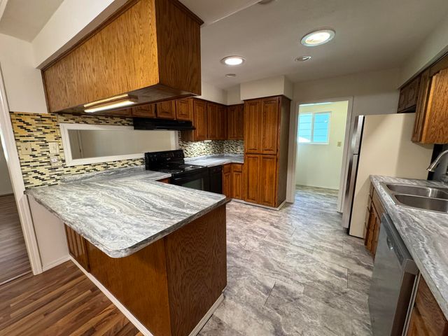 2754 N Pierce Avenue, Springfield, MO 65803