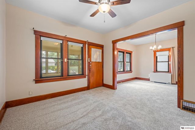 5610 Dorcas Street, Omaha, NE 68106
