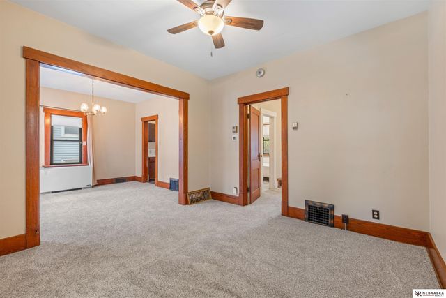 5610 Dorcas Street, Omaha, NE 68106