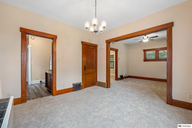 5610 Dorcas Street, Omaha, NE 68106