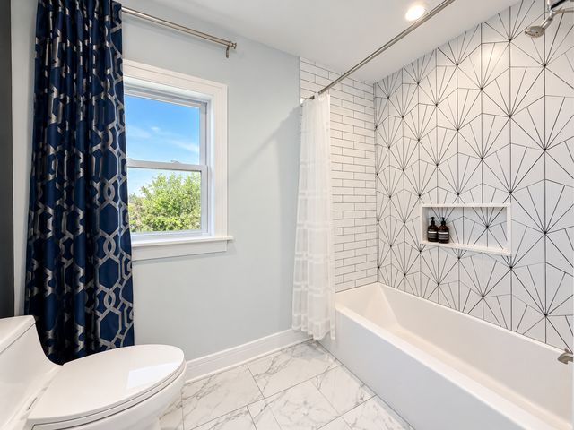 6621 N Kolmar Avenue, Lincolnwood, IL 60712