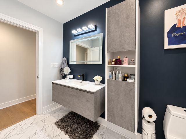6621 N Kolmar Avenue, Lincolnwood, IL 60712
