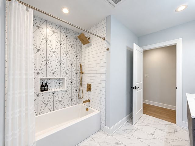 6621 N Kolmar Avenue, Lincolnwood, IL 60712