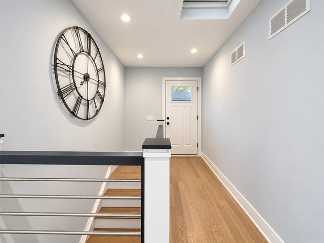 6621 N Kolmar Avenue, Lincolnwood, IL 60712