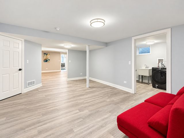 6621 N Kolmar Avenue, Lincolnwood, IL 60712