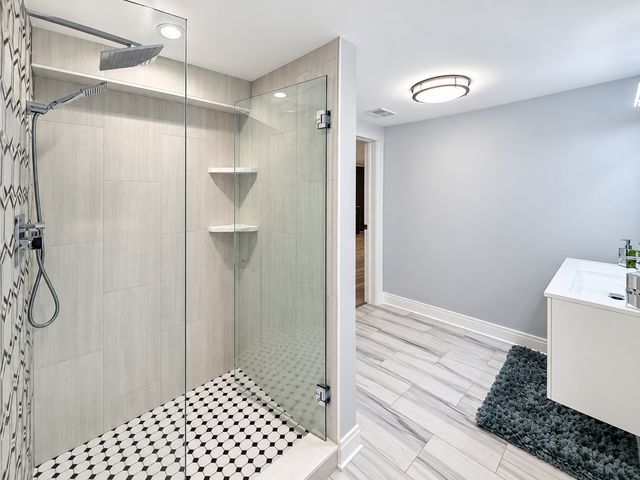 6621 N Kolmar Avenue, Lincolnwood, IL 60712