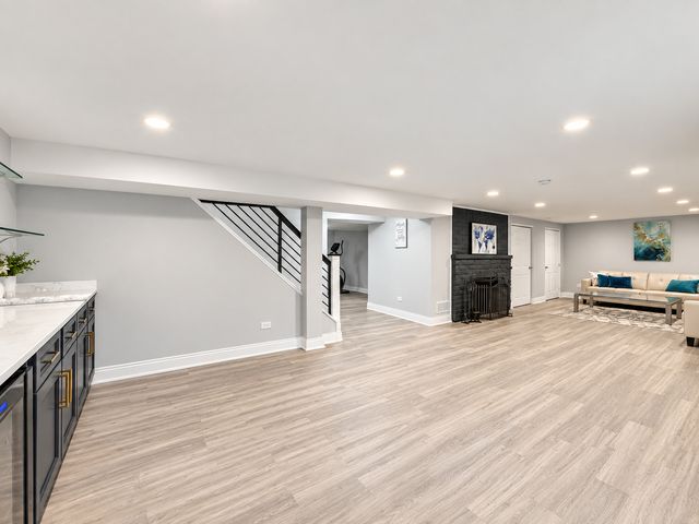 6621 N Kolmar Avenue, Lincolnwood, IL 60712