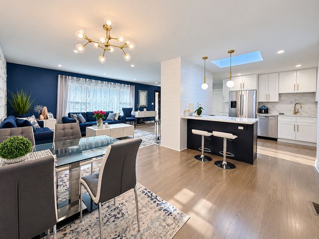 6621 N Kolmar Avenue, Lincolnwood, IL 60712