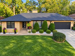 6621 N Kolmar Avenue, Lincolnwood, IL 60712