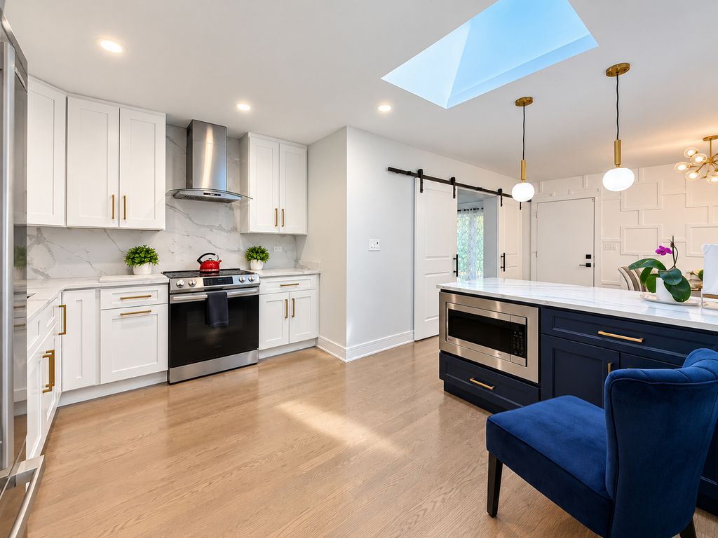 6621 N Kolmar Avenue, Lincolnwood, IL 60712 — photo 4